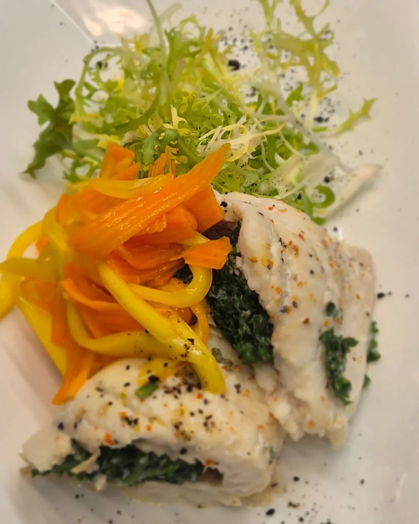 Rødspættefilet m/ urter & mango- gulerodssalat